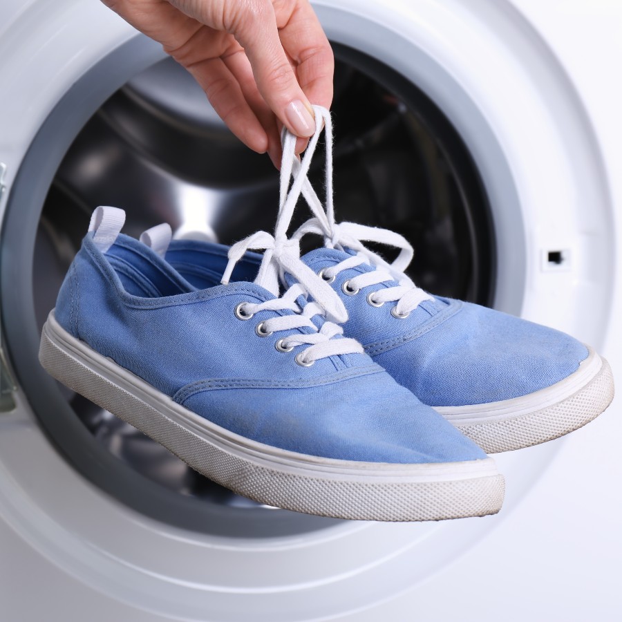 White canvas shoes washing on sale machine